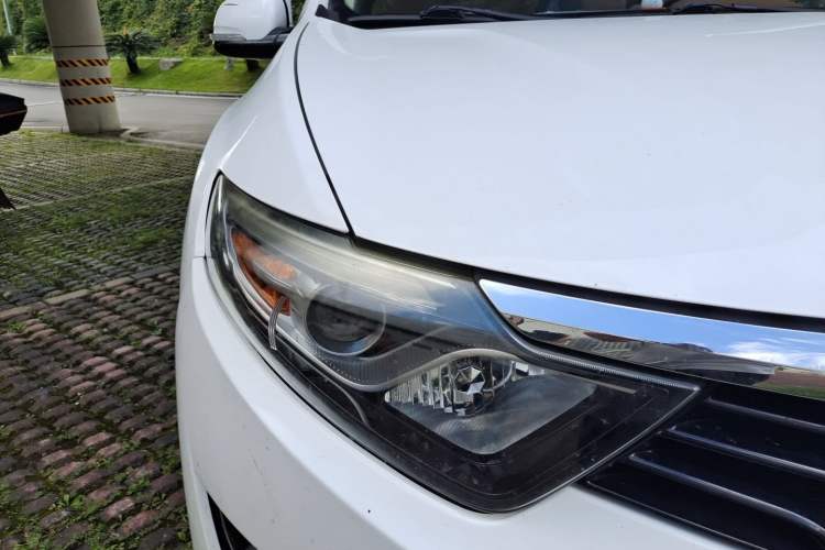 Used Soueast DX7 2017 1.5T Manual Triumph Edition Right Front Headlight