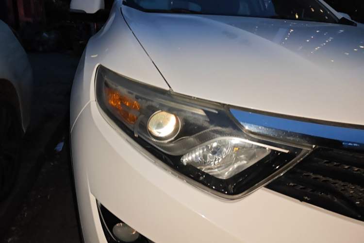 Used Soueast DX7 2017 1.5T Automatic Glory Edition Right Front Headlight