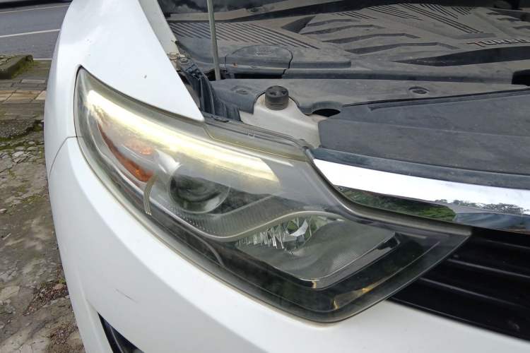 Used Soueast DX7 2017 1.5T Manual Triumph Edition Right Front Headlight