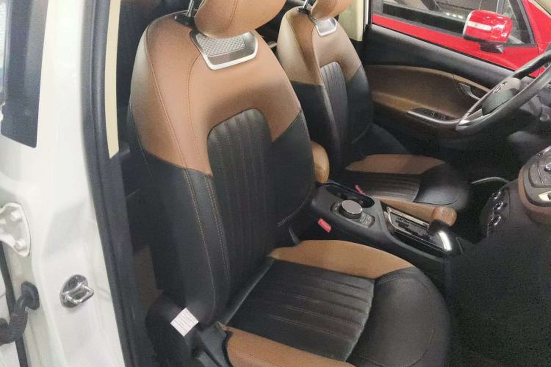 Used Soueast DX7 2017 1.5T Automatic Glory Edition Right Front Seat