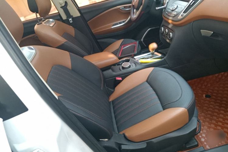 Used Soueast DX7 2017 1.5T Automatic Luxury Model Right Front Seat