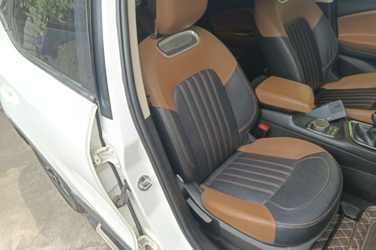 Used Soueast DX7 2017 1.5T Manual Triumph Edition Right Front Seat