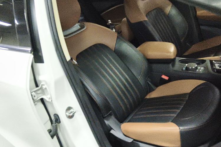 Used Soueast DX7 2017 1.5T Automatic Glory Edition Right Front Seat
