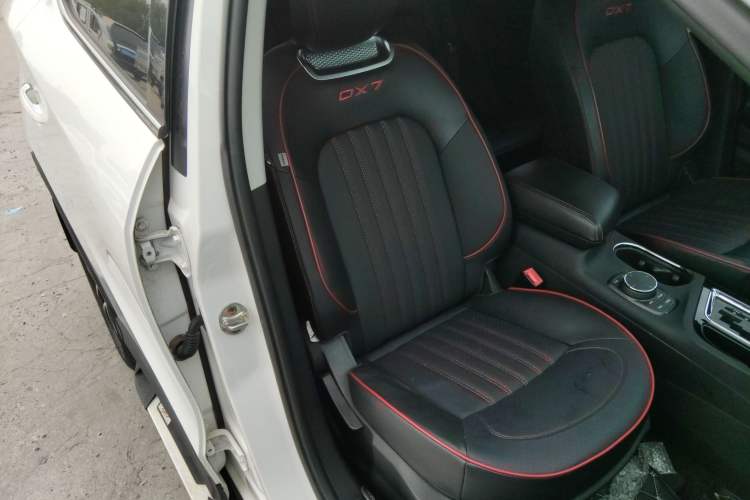 Used Soueast DX7 2017 1.5T Automatic Luxury Model Right Front Seat