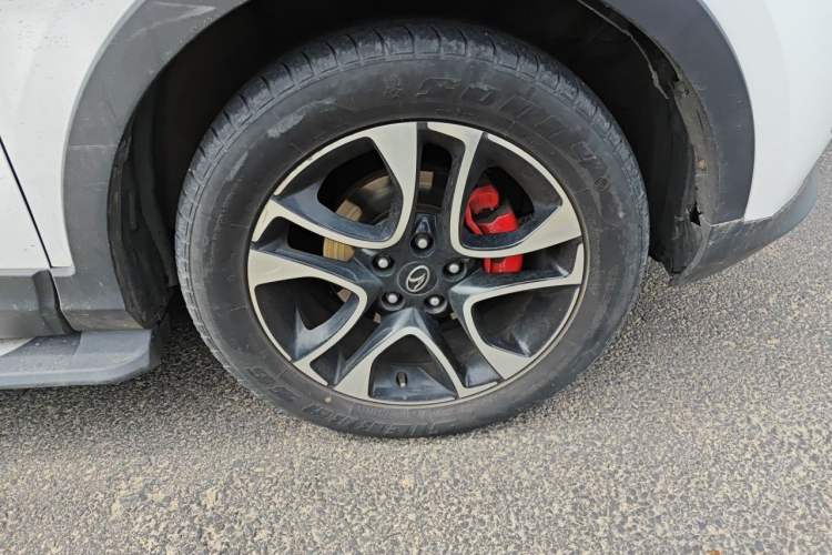 Used Soueast DX7 2017 2.0T Manual CCPC Champion Edition Right Front Wheel Hub