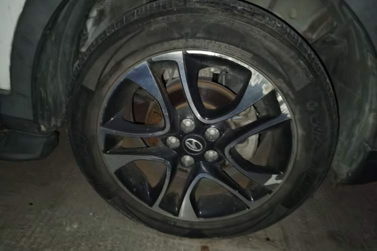 Used Soueast DX7 2017 1.5T Automatic Glory Edition Right Front Wheel Hub