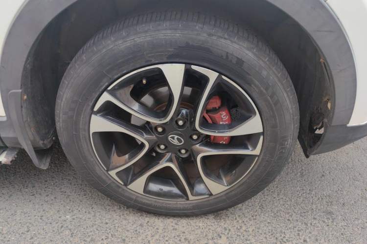 Used Soueast DX7 2017 1.5T Manual Triumph Edition Right Front Wheel Hub