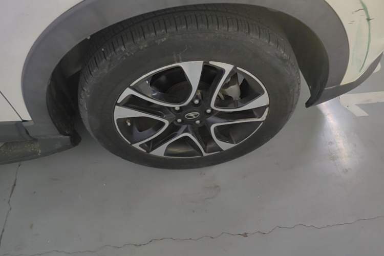 Used Soueast DX7 2017 1.5T Automatic Luxury Model Right Front Wheel Hub