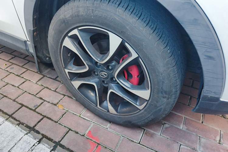 Used Soueast DX7 2017 1.5T Automatic Luxury Model Right Front Wheel Hub