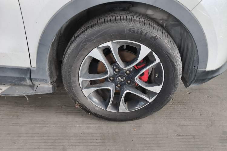 Used Soueast DX7 2017 1.5T Automatic Luxury Model Right Front Wheel Hub
