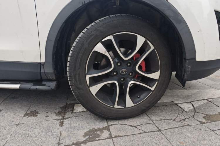 Used Soueast DX7 2017 1.5T Automatic Luxury Model Right Front Wheel Hub