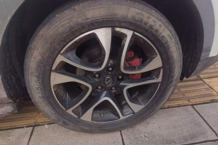 Used Soueast DX7 2017 1.5T Automatic Luxury Model Right Front Wheel Hub