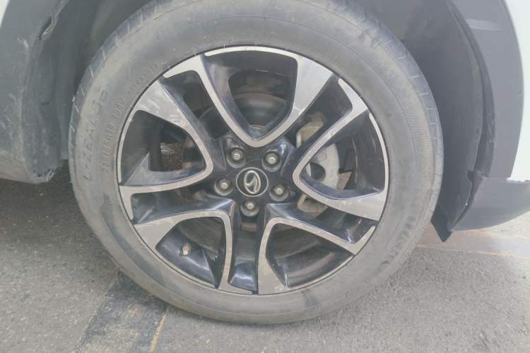 Used Soueast DX7 2017 1.5T Automatic Glory Edition Right Front Wheel Hub