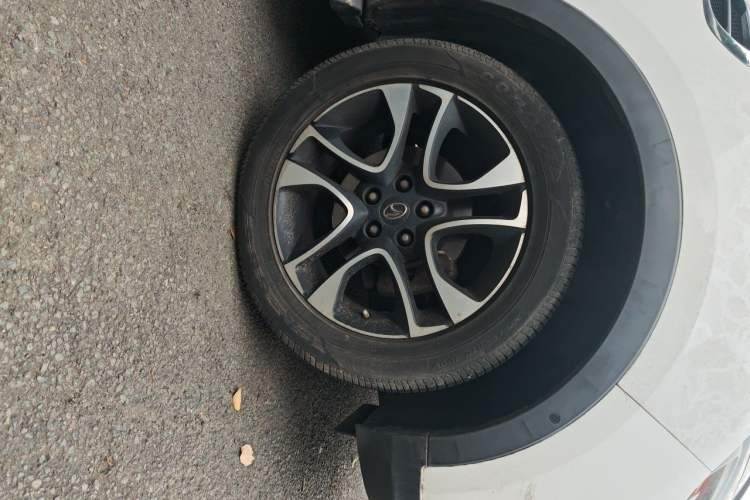 Used Soueast DX7 2017 1.5T Automatic Luxury Model Right Front Wheel Hub