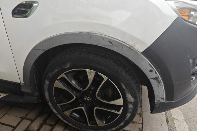 Used Soueast DX7 2017 1.5T Automatic Luxury Model Right Front Wheel Hub