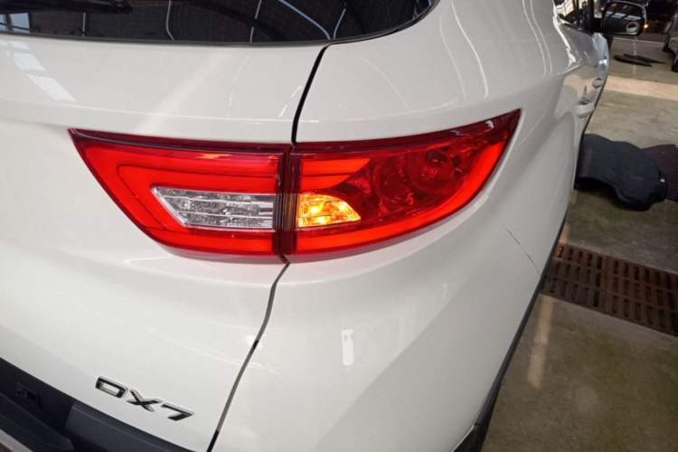 Used Soueast DX7 2017 1.5T Automatic Luxury Model Right Rear Taillight