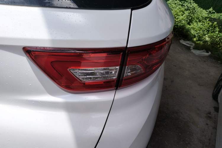 Used Soueast DX7 2017 1.5T Automatic Luxury Model Right Rear Taillight