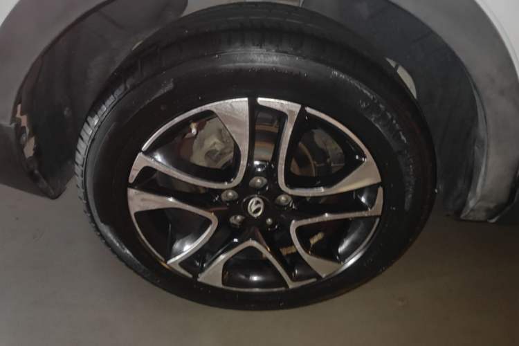 Used Soueast DX7 2017 1.5T Automatic Luxury Model Right Rear Wheel Hub