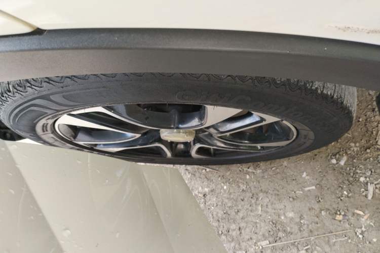 Used Soueast DX7 2017 1.5T Automatic Luxury Model Right Rear Wheel Hub