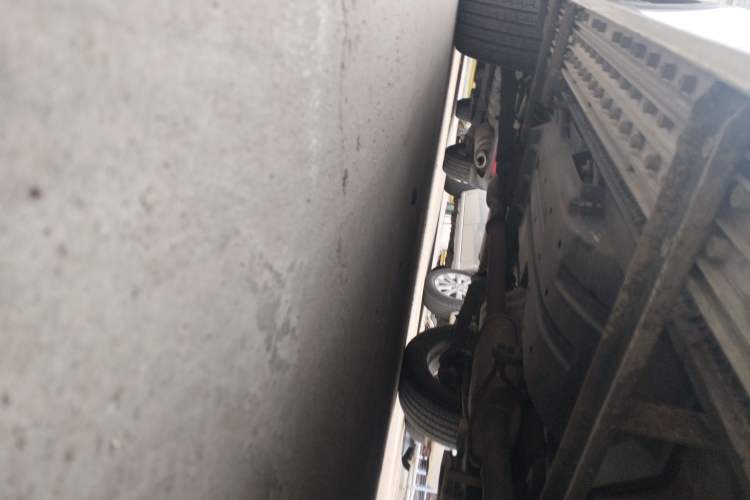 Used Soueast DX7 2017 1.5T Manual Triumph Edition Right Side Sill
