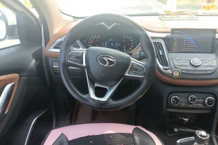 Used Soueast DX7 2017 1.5T Manual Triumph Edition Steering Wheel