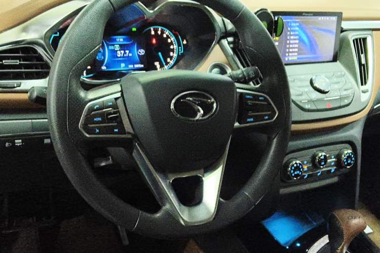 Used Soueast DX7 2017 1.5T Automatic Glory Edition Steering Wheel