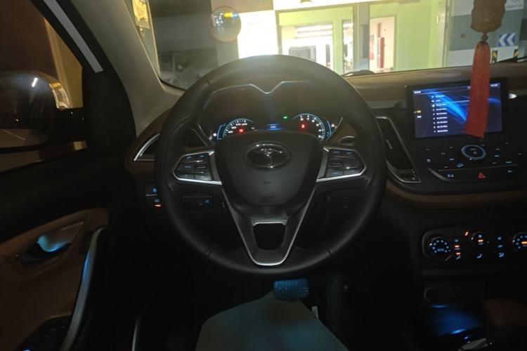 Used Soueast DX7 2017 1.5T Automatic Luxury Model Steering Wheel