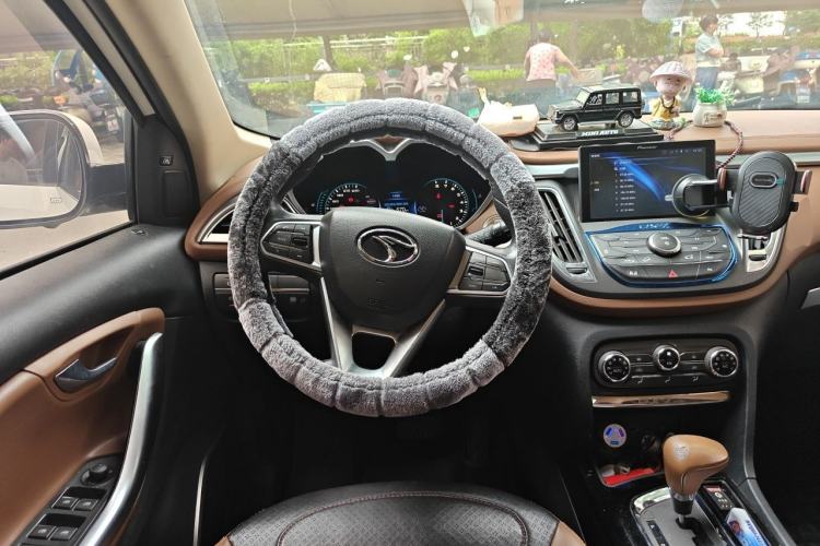 Used Soueast DX7 2017 1.5T Automatic Luxury Model Steering Wheel