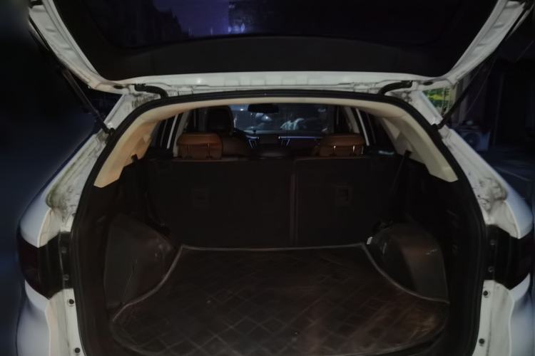 Used Soueast DX7 2017 1.5T Automatic Glory Edition Trunk