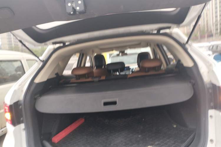 Used Soueast DX7 2017 1.5T Manual Triumph Edition Trunk