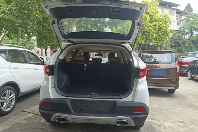 Used Soueast DX7 2017 1.5T Manual Triumph Edition Trunk