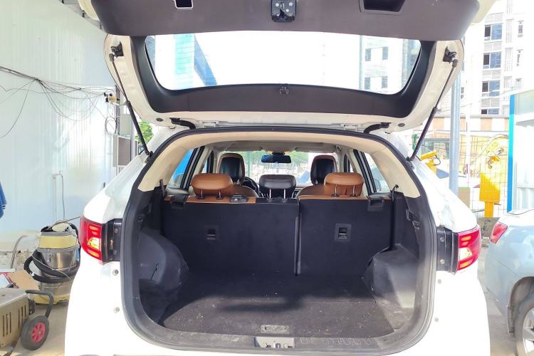 Used Soueast DX7 2017 1.5T Automatic Glory Edition Trunk