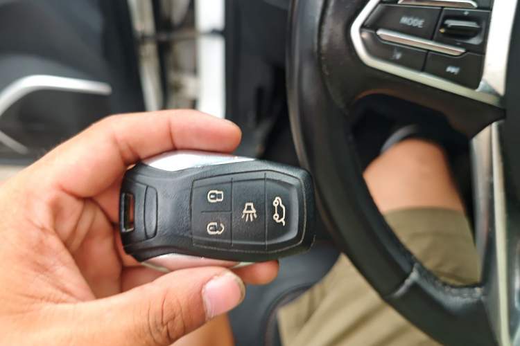 Used Soueast DX7 2017 1.5T Automatic Luxury Model Vehicle Key