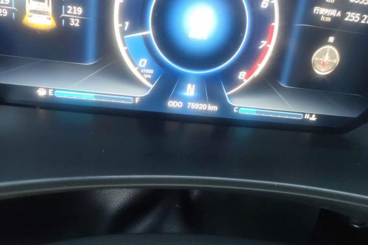 Used Soueast DX7 2018 1.5T Automatic Prestige Model Odometer Close Up