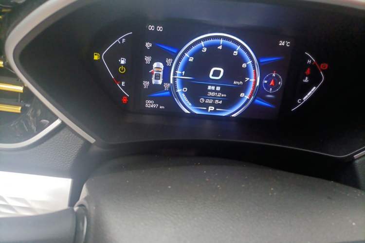 Used Soueast DX7 2018 Prime 1.8T DCT Prestige Model China V Standard Odometer Close Up