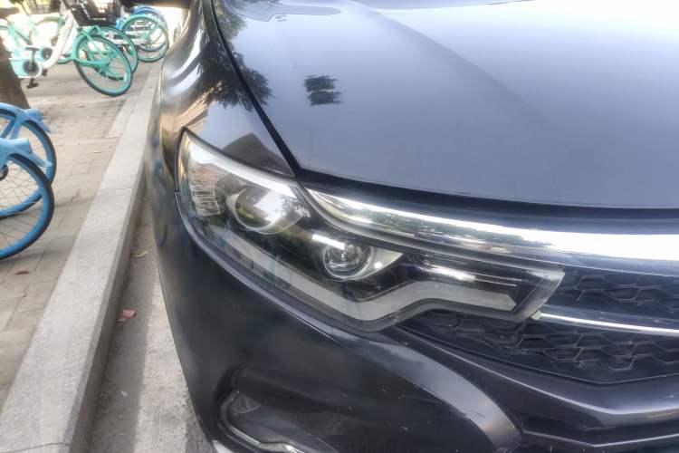 Used Soueast DX7 2018 1.5T Automatic Prestige Model Right Front Headlight