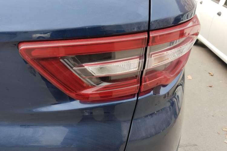 Used Soueast DX7 2018 Prime 1.8T DCT Prestige Model China V Standard Right Rear Taillight