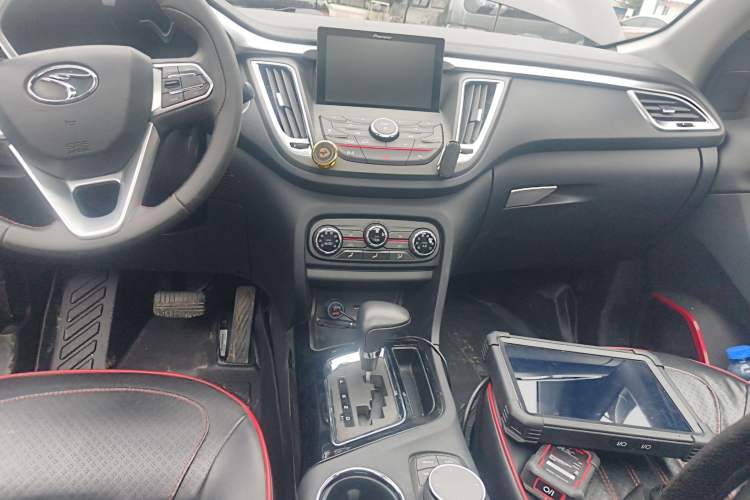 Used Soueast DX7 2018 1.5T Automatic Luxury Model Audio And AC Panel