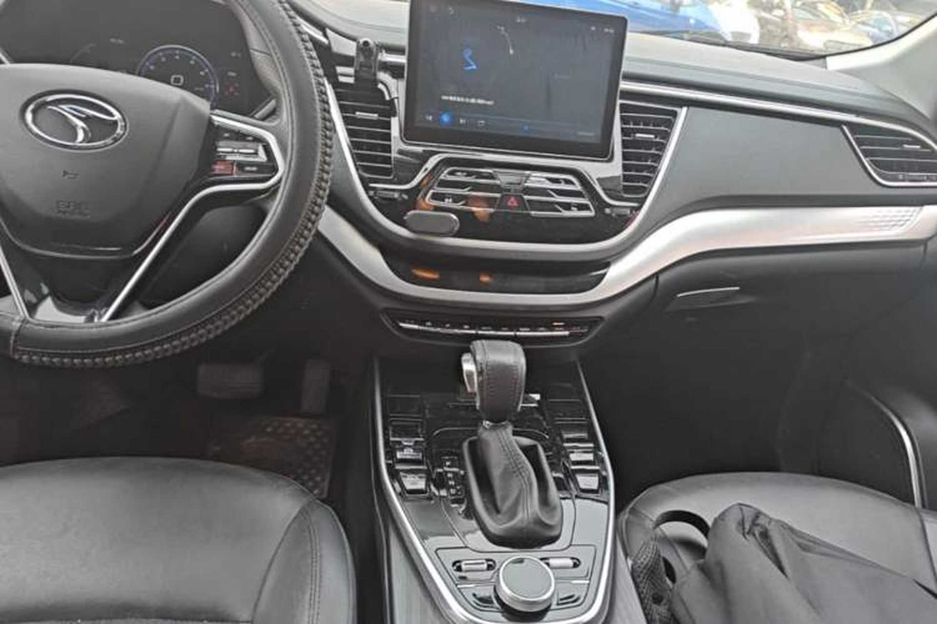 Used Soueast DX7 2018 Prime 1.8T DCT Smart Connect Starry Sky Edition China V Standard Audio And AC Panel