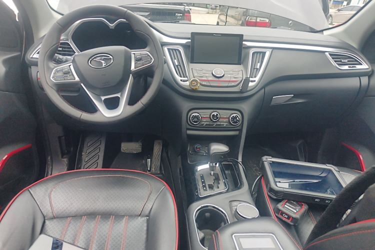 Used Soueast DX7 2018 1.5T Automatic Luxury Model Center Console