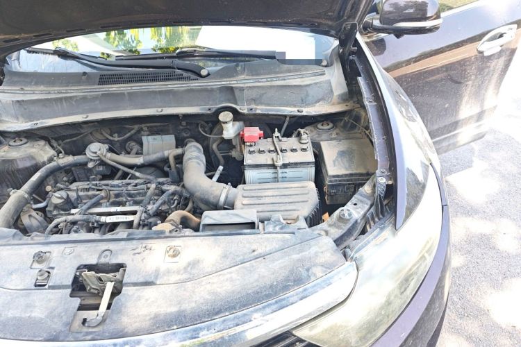 Used Soueast DX7 2018 1.5T Automatic Luxury Model Engine Bay Left