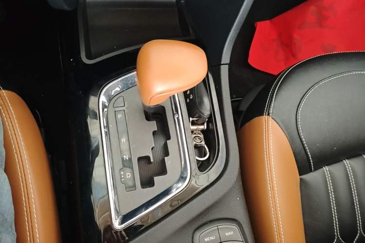 Used Soueast DX7 2018 1.5T Automatic Glory Edition Gear Lever