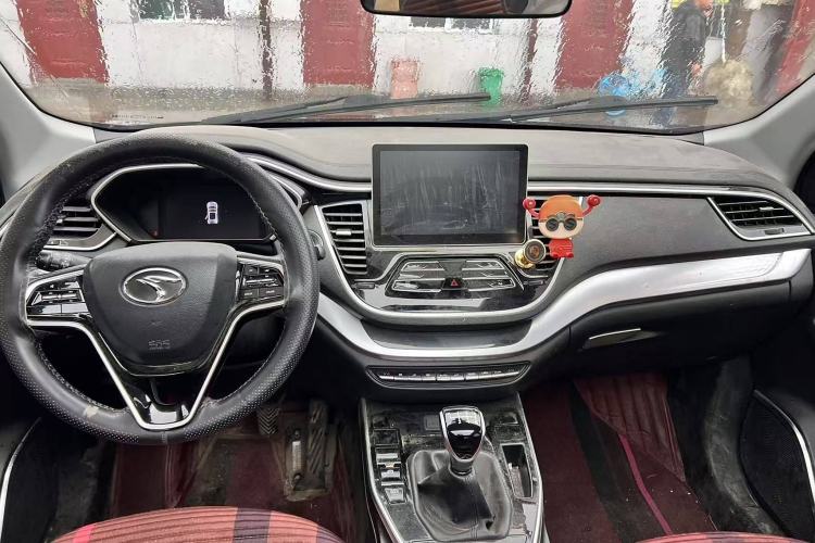 Used Soueast DX7 2018 Prime 1.5T Manual Luxury Model China V Standard Interior 1