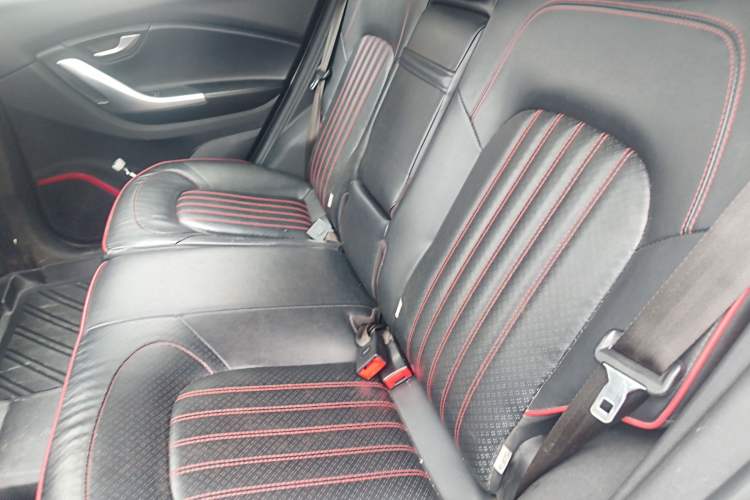 Used Soueast DX7 2018 1.5T Automatic Luxury Model Left Rear Seat