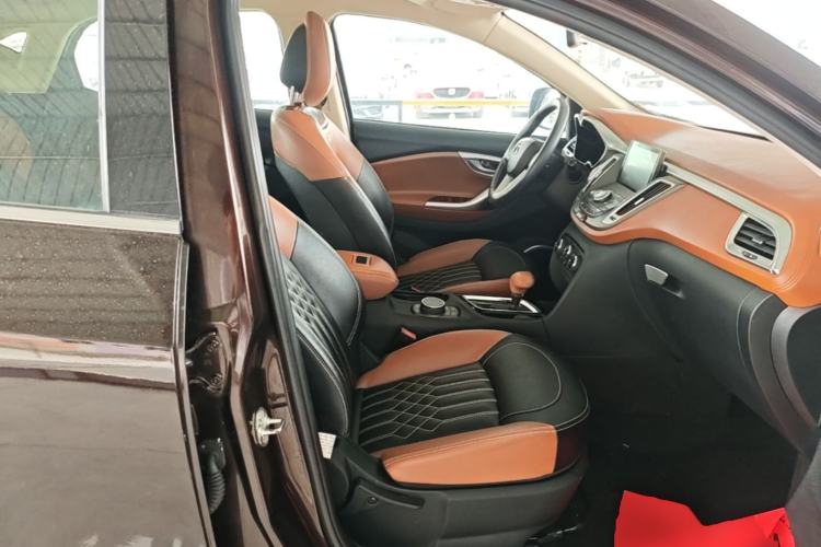 Used Soueast DX7 2018 1.5T Automatic Glory Edition Right Front Seat