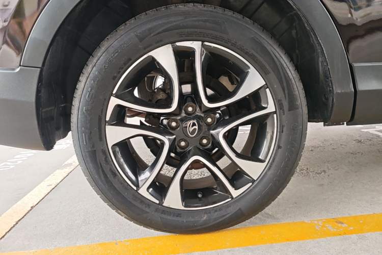 Used Soueast DX7 2018 1.5T Automatic Glory Edition Right Rear Wheel Hub