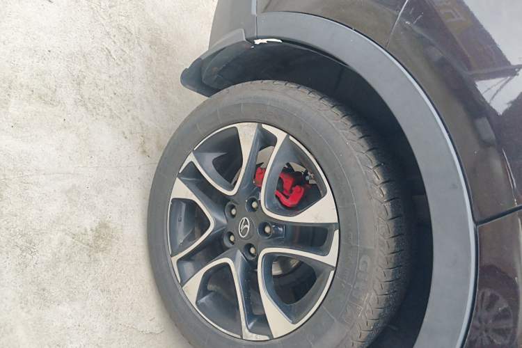 Used Soueast DX7 2018 1.5T Automatic Luxury Model Right Rear Wheel Hub