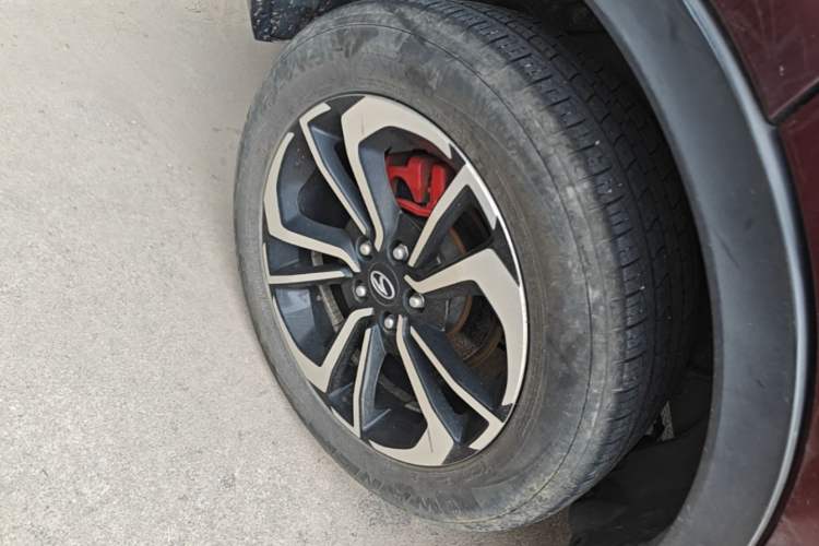 Used Soueast DX7 2018 Prime 1.8T DCT Smart Connect Starry Sky Edition China V Standard Right Rear Wheel Hub