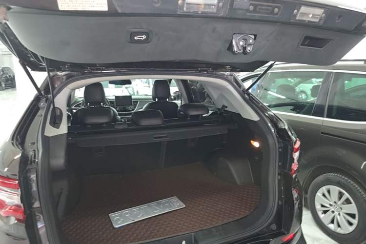 Used Soueast DX7 2018 Prime 1.8T DCT Flagship Model China V Standard Trunk