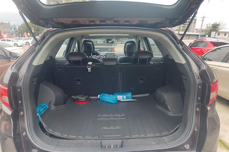 Used Soueast DX7 2018 1.5T Automatic Luxury Model Trunk